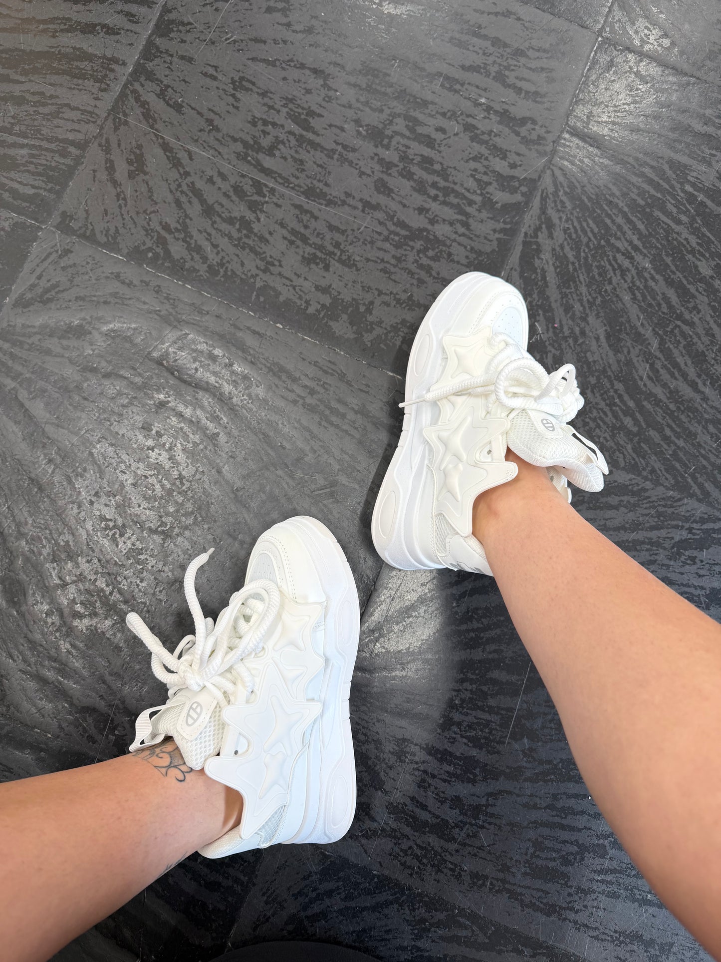 Sneaker Star- JadeShop